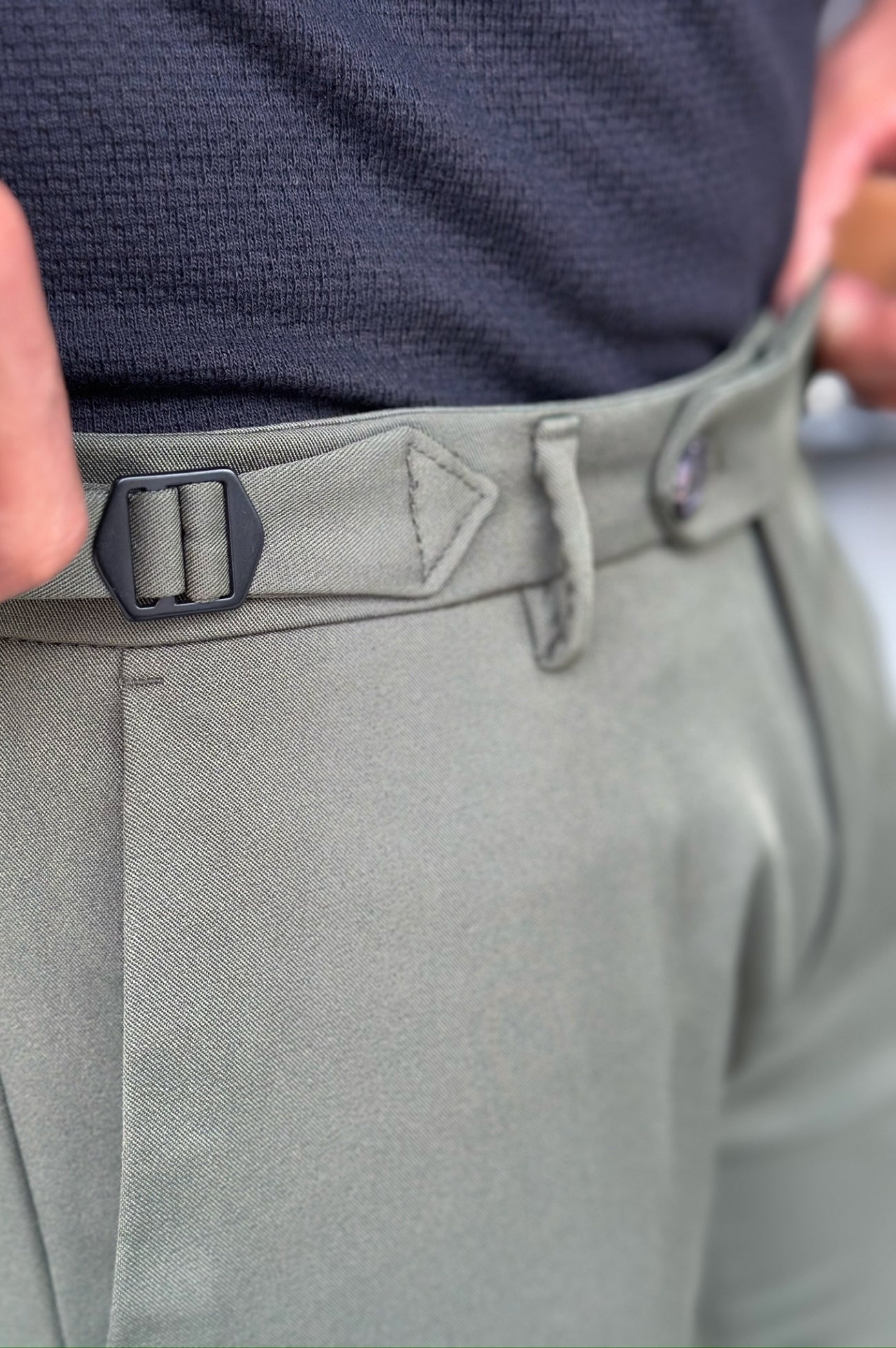 Calça Alfaiataria USERS ALURE com Fivela - Verde