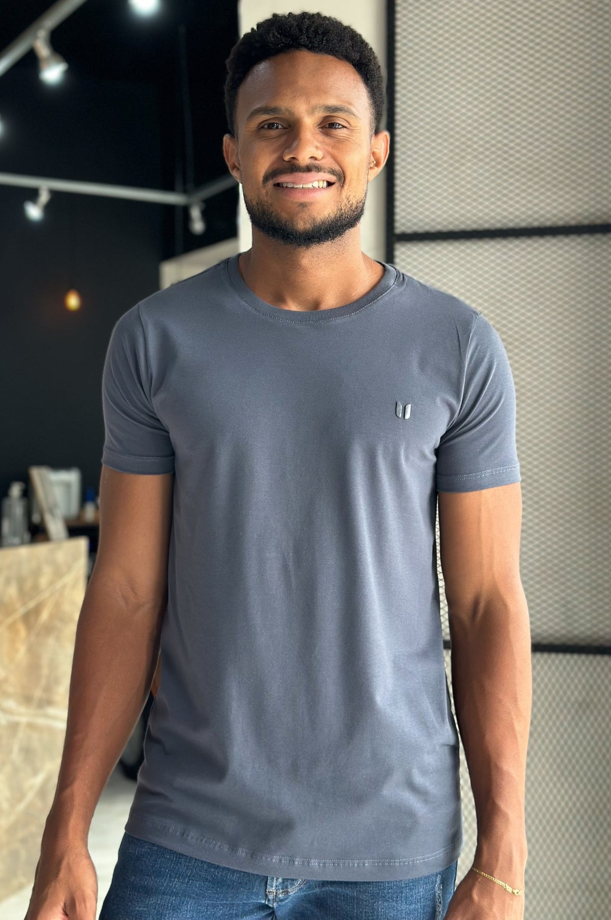 Camiseta Básica Algodão Egípcio USERS - Chumbo