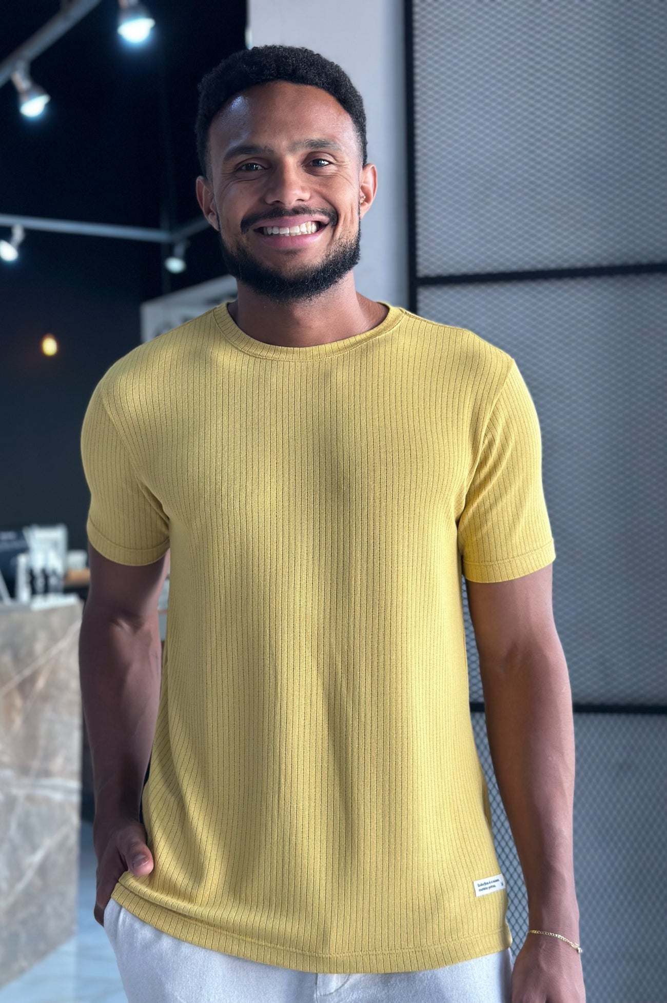 Camiseta leve - Amarelo