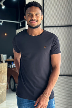 Camiseta Básica Algodão Egípcio USERS - Preto c/ Dourado