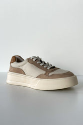 Sneaker Users Sand Wave