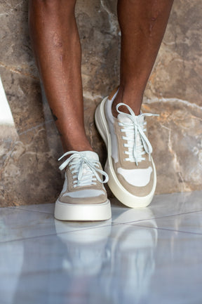 Sneaker Users Sand Wave