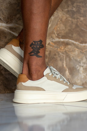 Sneaker Users Sand Wave