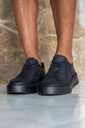 Sneaker Users Essential All Black