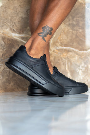 Sneaker Users Essential All Black