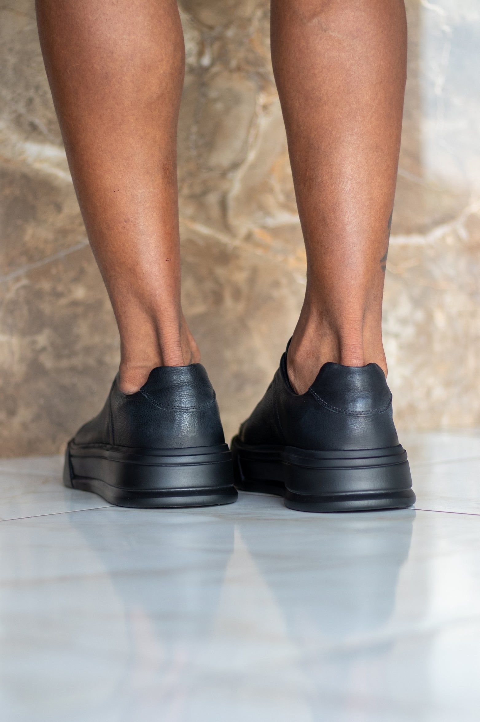 Sneaker Users Essential All Black